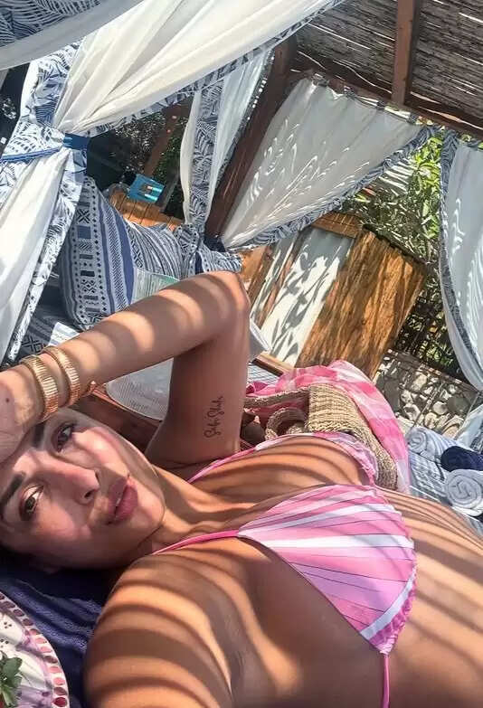 Malaika Arora's pink bikini is celebrated, even at the age of 51, there is an example of fitness