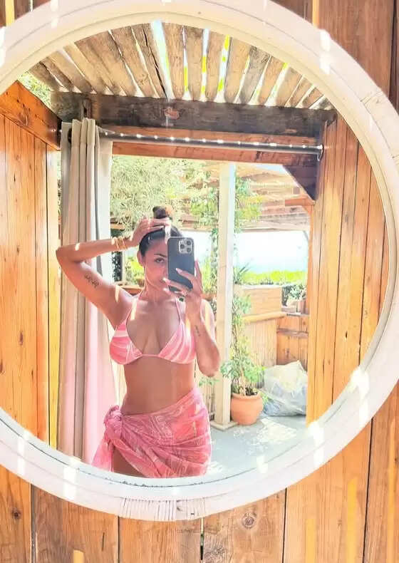 Malaika Arora's pink bikini is celebrated, even at the age of 51, there is an example of fitness