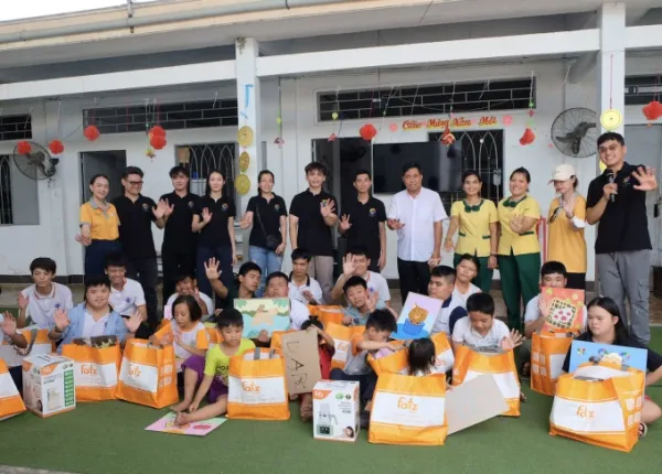 The production team and Fatzbaby representatives visited Thanh Tam Shelter, home to children with disabilities and special needs. Photo courtesy of Joy of ADHD & Autism