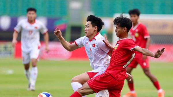 AKSI DINH BAC - Pemain penyerang-sayap Timnas Vietnam U23, Nguyen Dinh Bac, dalam laga pembuka grup B Piala AFF U23 2025 di Stadion Patriot Candrabhaga, Bekasi pada Sabtu (19/7/2025). (Facebook VFF - 21/7/2025)