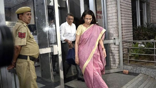 Chanda Kochhar: Travel from Arsh to Floor ... Such a rollmodel criminal
