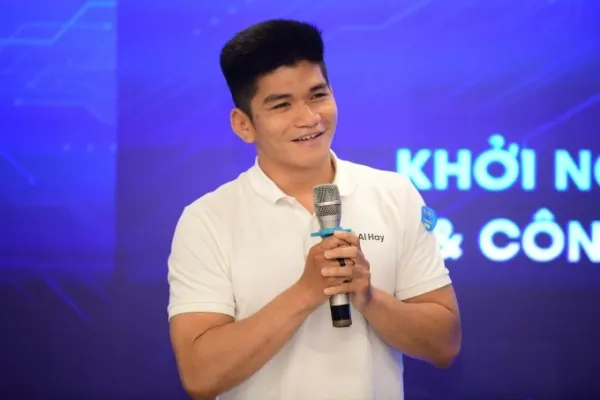 Nguyễn Hoàng Hiệp, Giám đốc vận hành AI Hay tại tọa đàm. Ảnh ban tổ chức