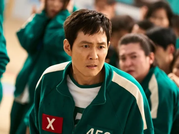 Lee Jung-jae trong phim Squid Game. Ảnh: Vanity Fair