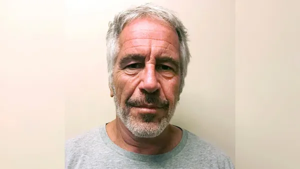 tỉ phú ấu dâm Epstein - Ảnh 1.