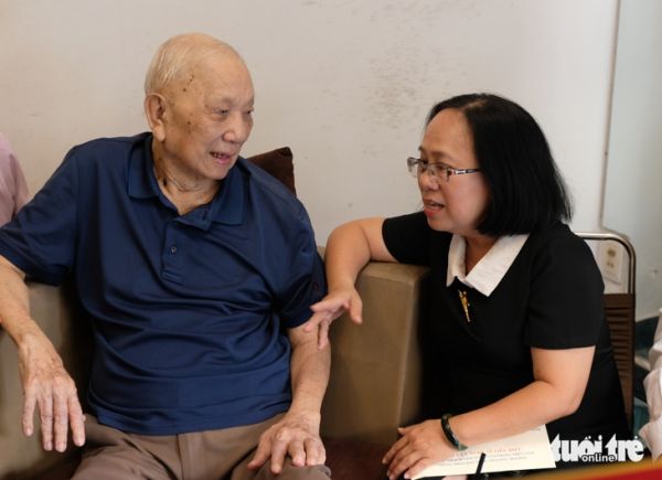 Họa sĩ Quách Phong: 16 năm vẽ lịch sử bằng tranh - Ảnh 4. Họa sĩ Quách Phong: 16 năm vẽ lịch sử bằng tranh - Ảnh 4.