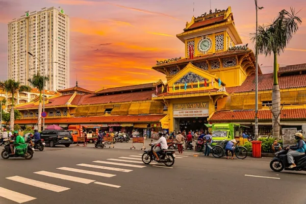 Đến Phở Minh, Cơm tấm Ba Ghiền, Cục Gạch và thiên đường quanh chợ Bình Tây theo Michelin - Ảnh 4.