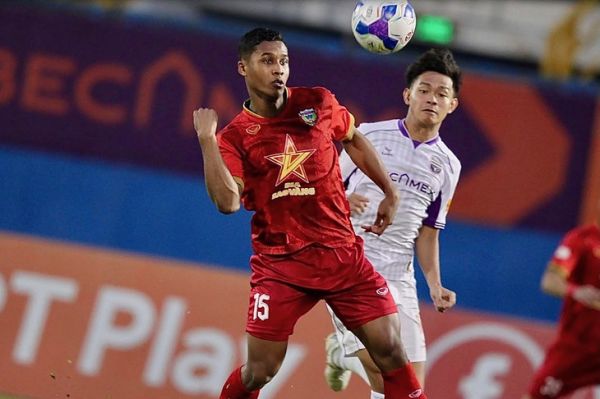 CLB Công An Hà Nội chiêu mộ hậu vệ Việt kiều Adou Minh - Ảnh 1.