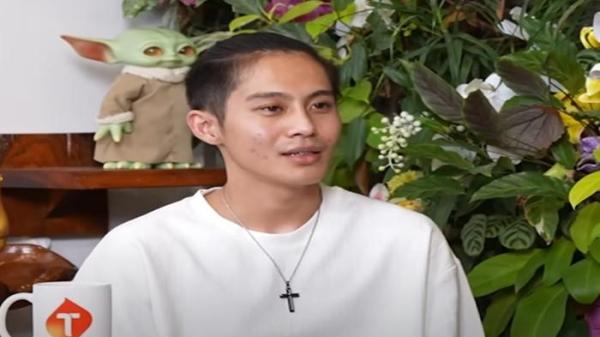 ERIKA CARLINA HAMIL -  Disjoki (Dj) Giovanni Surya Saputra alias Panda akhirnya mengaku menyebarkan foto hasil USG hingga mengancam Erika Carlina.
