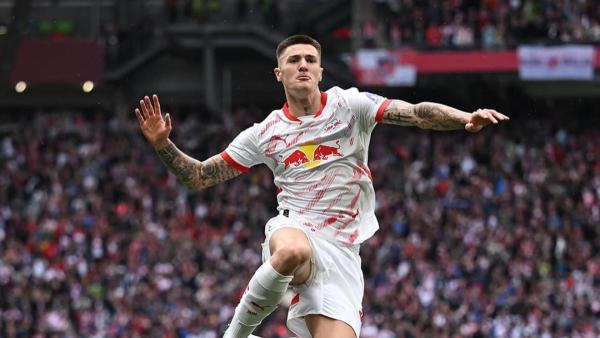 LIGA INGGRIS - Potret selebrasi Benjamin Sesko saat membela RB Leipzig yang diunggah dalam akun Instagram @rbleipzig (28/9/2024).