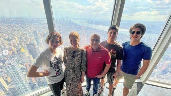 Maia Estianty dan Irwan Mussry ajak Al, El, dan Dul liburan ke Amerika.