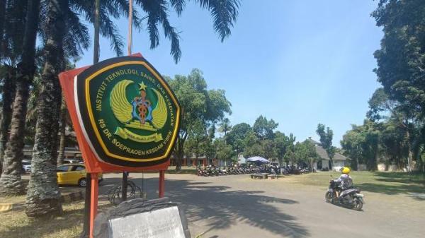 KAMPUS STIBA MALANG : Suasana Kampus STIBA Malang di kawasan Sawojajar Kota Malang yang kian sulit mendapatkan mahasiswa. Kondisi itu turut menurunkan pendapatan warga sekitar kampus.