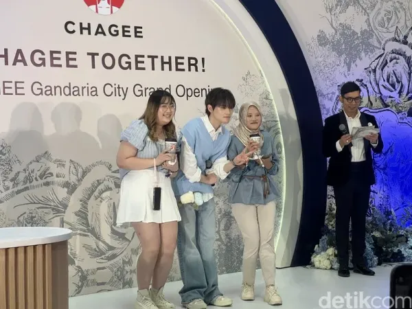 Chenle NCT hadir di gerai Chagee