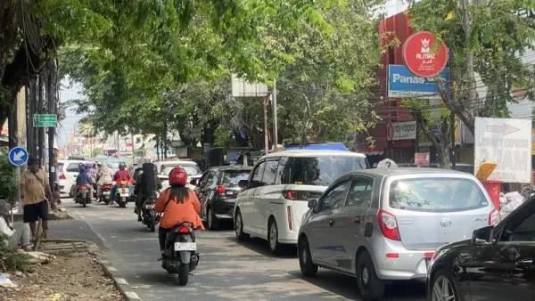 Kemacetan di Cinere, Depok (Devi/detikcom)