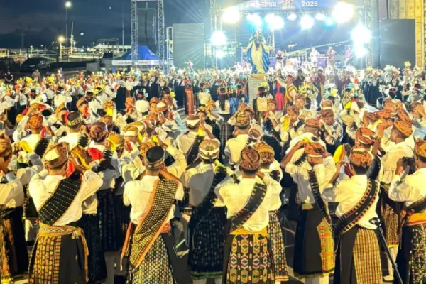 Tarian-Reog-Ponorogo-Jawa-Timur-c.jpg