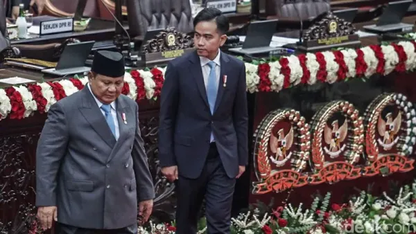 Presiden Prabowo Subianto menyalami sejumlah mantan Presiden dan Wapres usai menyampaikan pidato kenegaraan Sidang Tahunan MPR-Sidang Bersama DPR/DPD di gedung Nusantara, Jakarta, Jumat (15/8/2025).