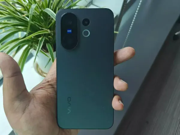 Vivo X200 FE Design Vivo X200 FE Design