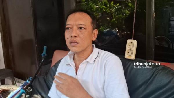 KESAKSIAN KETUA RW - Ketua RW 09 Johar Baru, Rizal menceritakan kronologi penangkapan tiga penculik Kepala Cabang Bank BUMN yang terjadi di wilayahnya.