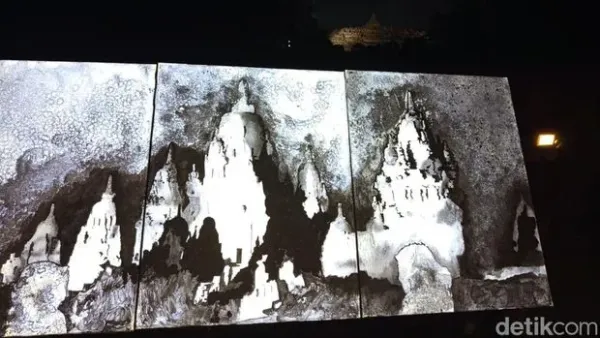 Lukisan karya seniman Portugal, Nelson Ferreira, dipamerkan di Borobudur Cultural Center Kompleks Candi Borobudur, Magelang, Minggu (24/8/2025) malam.