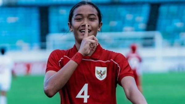 SELEBRASI JAZLYN - Pemain Timnas Putri Indonesia U20, Jazlyn Kayla, melakukan selebrasi gol ke gawang Myanmar pada laga kedua grup D Kualifikasi Piala Asia U20 2026 di Stadion Thuwunna, Yangon, Myanmar pada 8 Agustus 2025. (Instagram Timnas - 19/8/2025)