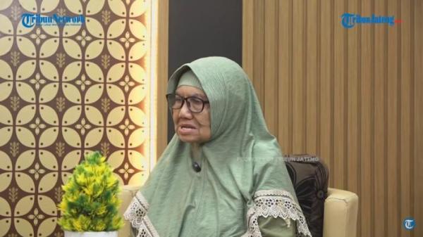 PELANGGARAN HAK CIPTA - Nenek Endang (78), warga Klaten, Jawa Tengah, yang didenda Rp115 juta karena nonton bareng Liga Inggris saat acara keluarga, pada 11 Mei 2024 lalu. Berikut duduk perkaranya.