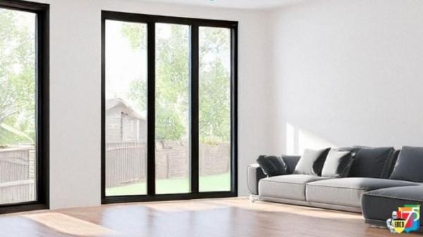 Interior rumah minimalis dengan aksen warna hitam menggunakan cat kayu dan besiVQ