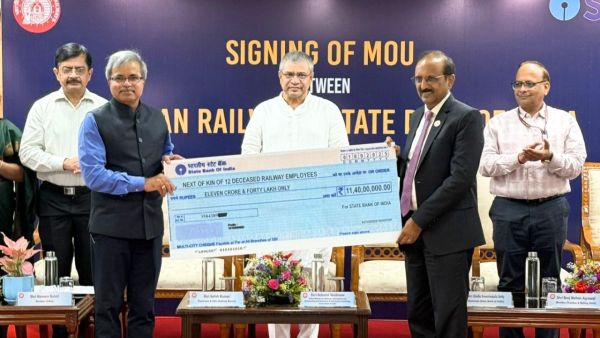 SBI's new insurance agreement with Railways, lakhs of railway employees will benefit SBI's new insurance agreement with Railways, lakhs of railway employees will benefit