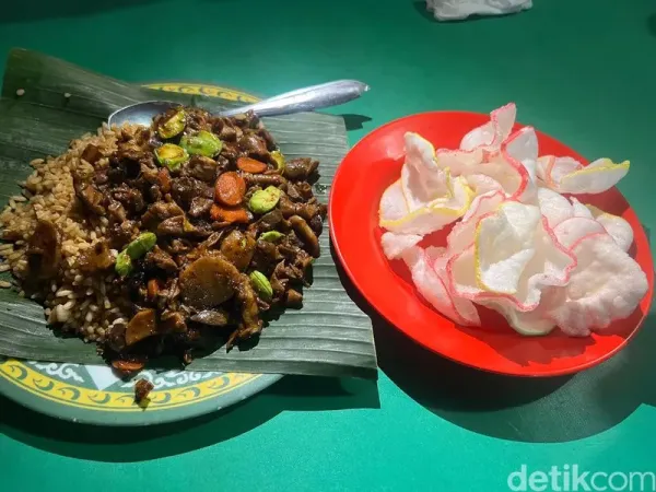 Kuliner kaki lima di kawasan Gandaria