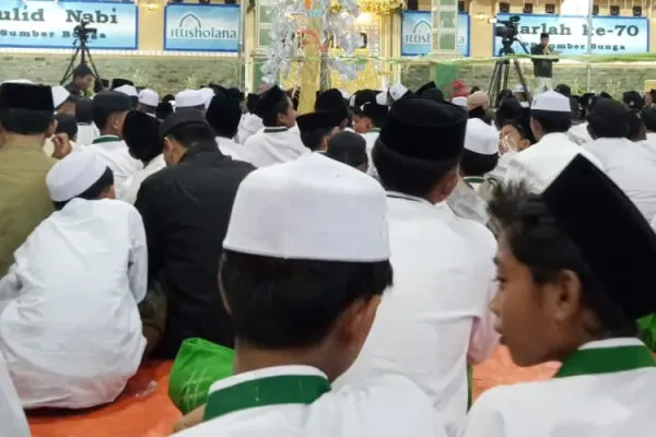 Suasana-Maulid-Nabi-dan-Harlah-ke-70-Pondok-v2.jpg