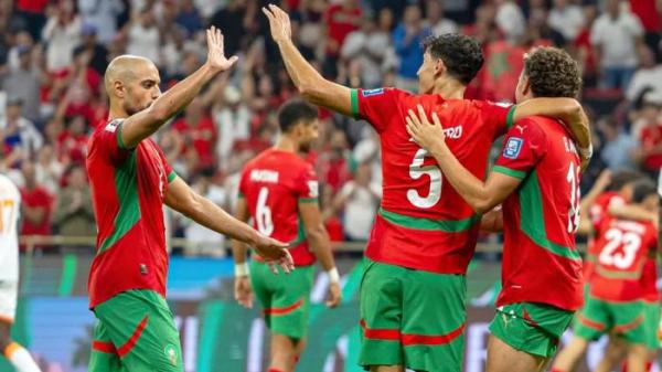 SELEBRASI - Pesepak bola Timnas Maroko, Sofyan Amrabat (paling kiri) merayakan gol bersama rekan satu tim saat melawan Niger pada lanjutan Kualifikasi Piala Dunia 2026 zona Afrika, Sabtu (6/9/2025) dini hari WIB.