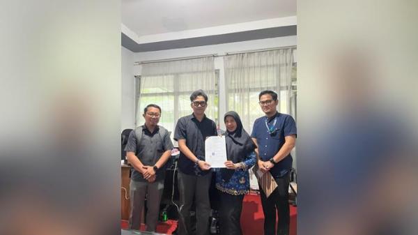Beberapa Dosen Universitas Borneo Lestari melaksanakan program 