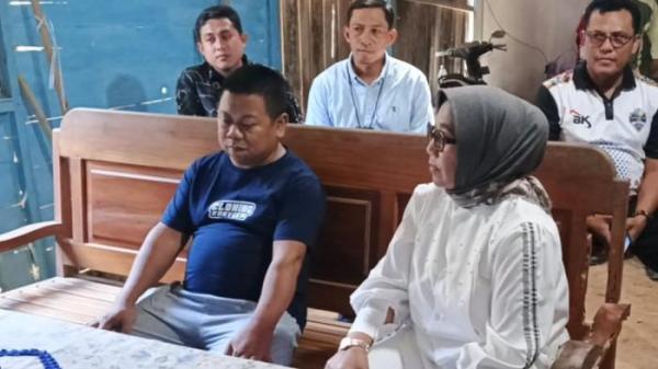 20250912_Wakil Bupati Blora Sri Setyorini bantuan korban sumur_2