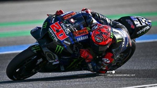 QUARTARARO - Pembalap Monster Energy Yamaha asal Prancis Fabio Quartararo berkendara saat sesi latihan Grand Prix MotoGP Thailand di Sirkuit Internasional Buriram di Buriram pada 27 Oktober 2023.
