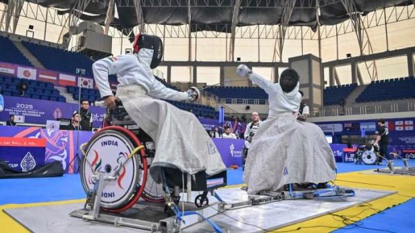 BERTANDING- Ryo Afandi bertanding di Para Fencing World Cup 2025 yang digelar di Manahan, Solo, 15-17 September 2025. Ryo Afandi harus melawan atlet-atlet anggar kursi roda terbaik dari 16 negara.