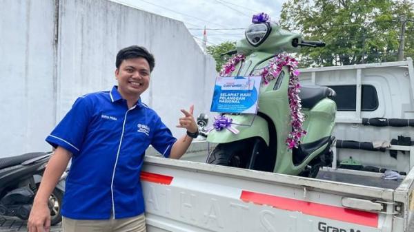 PENUH SUKA-Suasana penuh suka cita menyelimuti wargS