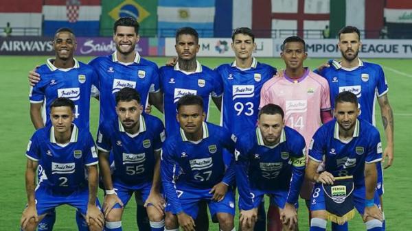 Foto kesebelasan Persib saat melawan Lion City Sailors pada matchday pertama Liga Champions Asia 2 di Stadion Gelora Bandung Lautan Api, Kamis (18/9/2025) malam. Persib Bandung ditahan imbang dengan skor 1-1.