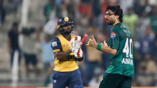 Pak vs Sl: Pakistani players are not improving! Sri Lankan bowler had to be screwed heavy, ridiculed publicly