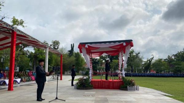 Wakil Bupati HST, H Gusti Rosyadi Elmi saat menjadi inspektur upacara hari kesaktian pancasila2