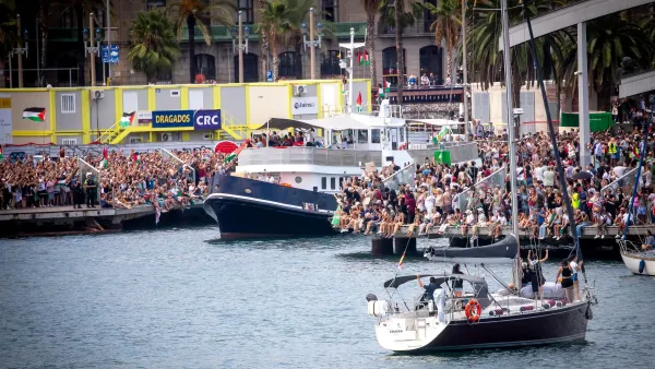 Berbagai kapal dalam armada berlayar dari Barcelona pada 31 Agustus silam
