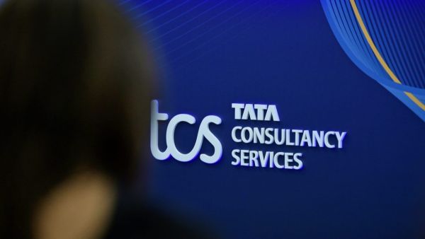 TCS shares rise rapidly, earned 24 thousand crores in a few hours
