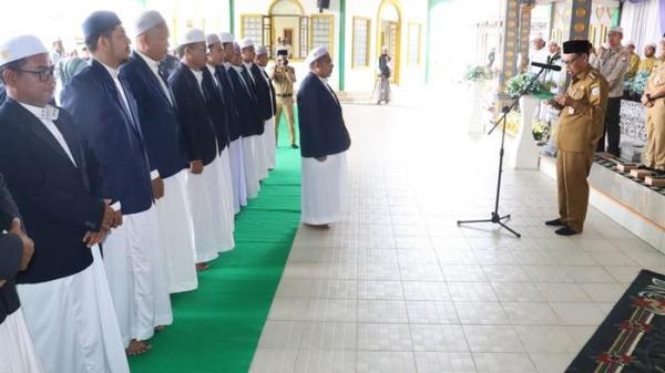 Wakil Bupati HSS Suriani melantik Dewan Pimpinan Cabang (DPC) IPI