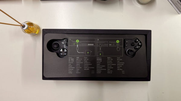 Unboxing Handheld Gaming PC, ROG XBOX Ally X.  Foto: Thomas Bosco/kumparan