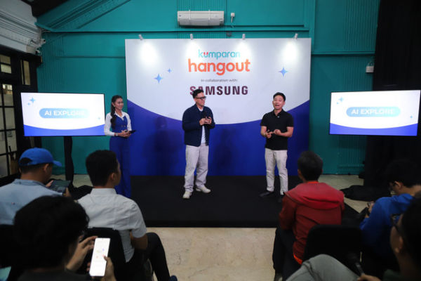 Ilham Indrawan, MX Product Marketing Senior Manager Samsung Electronics Indonesia (tengah) dan Freddie Kashawan, AI driven business practitioner (kanan), dalam acara kumparan Hangout bersama Samsung di kantor kumparan di Pasar Minggu, Jakarta Selatan, Jumat (17/10). Foto: Iqbal Firdaus/kumparan