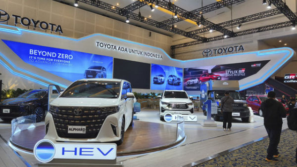 Peresmian pembukaan pameran otomotif GIIAS Surabaya 2025, Rabu (27/8/2025).  Foto: Sena Pratama/kumparan