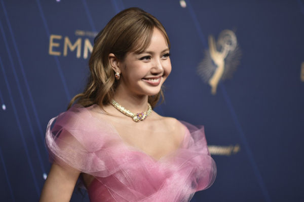 Lisa Blackpink tiba di Primetime Emmy Awards ke-77 di Peacock Theater, Los Angeles pada hari Minggu (14/9/2025). Foto: Richard Shotwell/Invision/AP