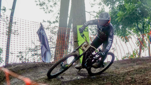 Putaran final kejuaraan 76 Indonesian Downhill (IDH) 2025 di Klemuk Bike Park, Batu, Jawa Timur. Foto: 76 Indonesian Downhill