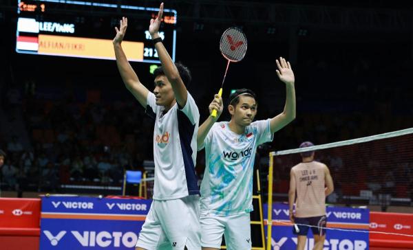 KOREA OPEN 2025 - Selebrasi dari ganda putra Indonesia, Fajar Alfian/Muhammad Shohibul Fikri dalam partai babak semifinal Korea Open 2025 melawan Lee Jhe-Huei/Yang Po-Hsuan (Taiwan) di Suwon Gymnasium, pada 27 September 2025. Dok/PBSI