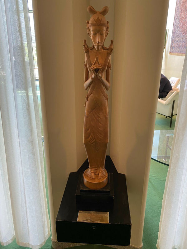 Patung "Peace" (Perdamaian) di Indonesian Lounge. Foto: UN Gifts