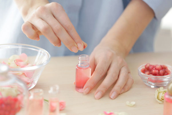 Ilustrasi Perfume Oil. Foto: Shutterstock