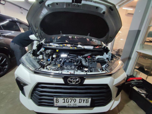Proses konversi BBG pada Toyota Avanza oleh Komogas di bengkel SuperMekanik. Foto: Dok. Komogas