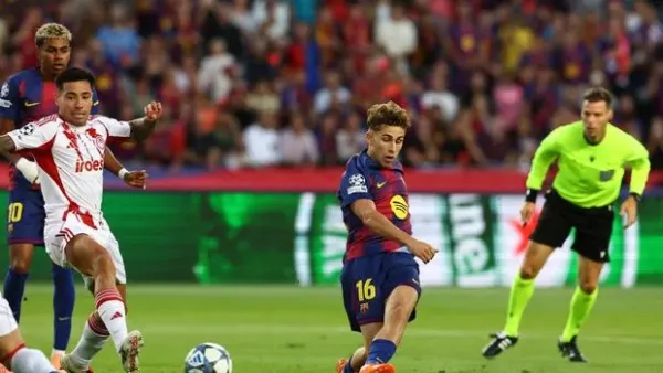 Soccer Football - UEFA Champions League - FC Barcelona v Olympiacos - Estadi Lluis Olimpic Companys, Barcelona, Spain - October 21, 2025 FC Barcelona's Fermin Lopez scores their first goal REUTERS/Albert Gea